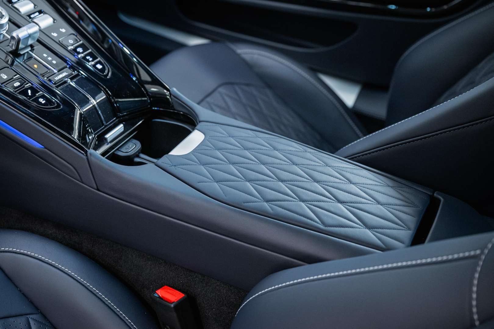 Aston Martin DB12 Coupé - 2026 - Joinsteer - #29