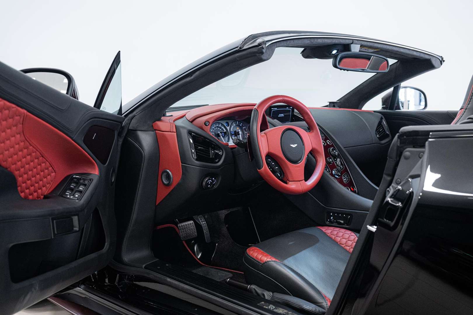 Aston Martin Vanquish Volante Non Identifiée - 2015 - Joinsteer - #3