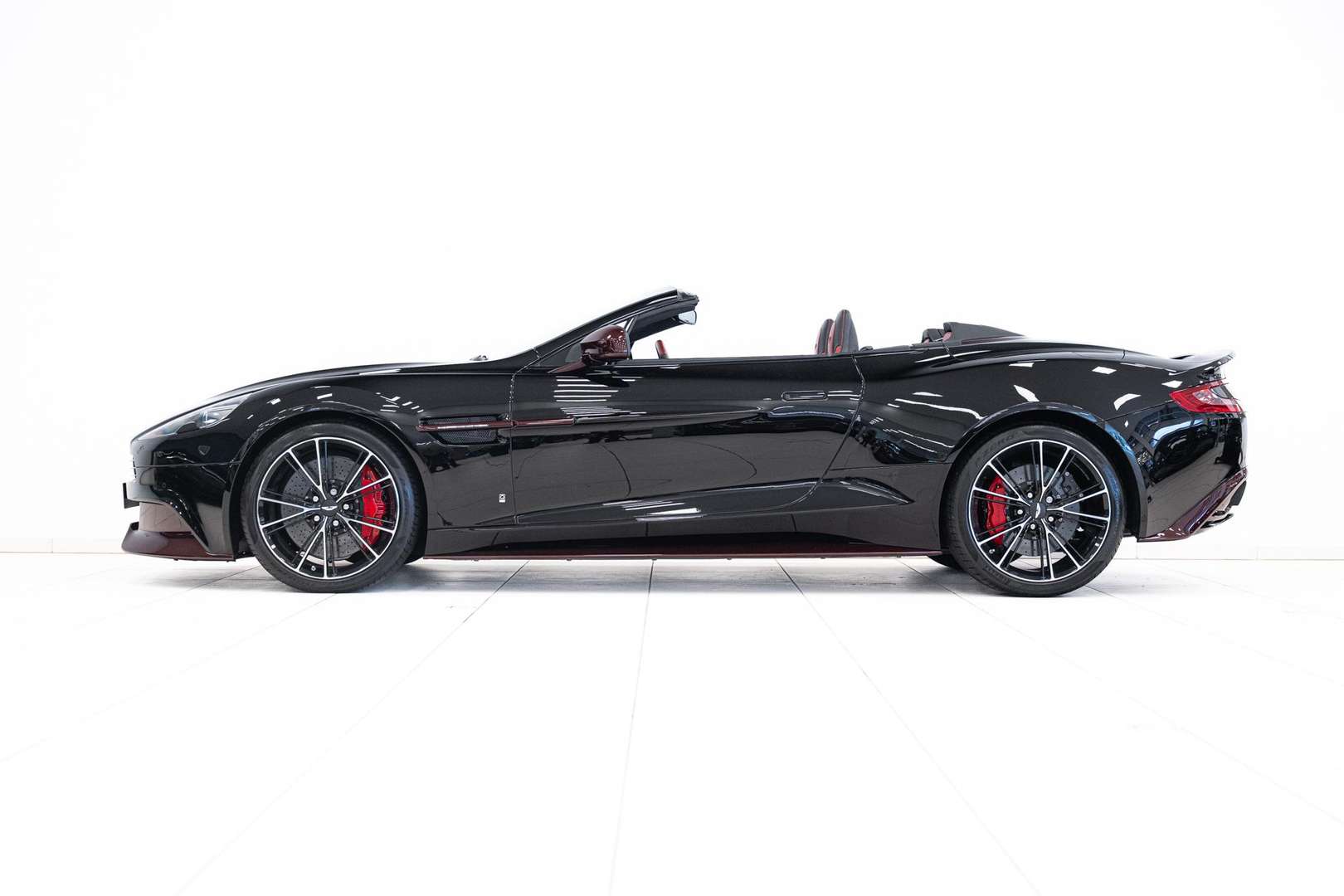 Aston Martin Vanquish Volante Non Identifiée - 2015 - Joinsteer - #7