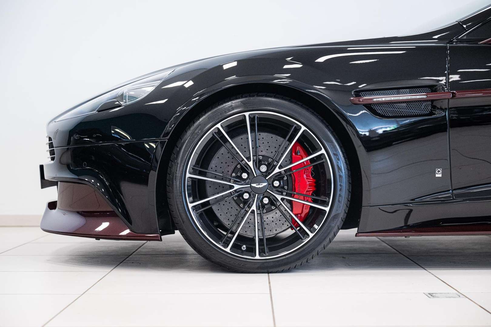 Aston Martin Vanquish Volante Non Identifiée - 2015 - Joinsteer - #8