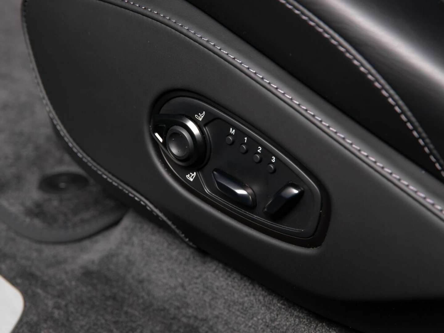 Aston Martin DBX DBX S - 2025 - Joinsteer - #22