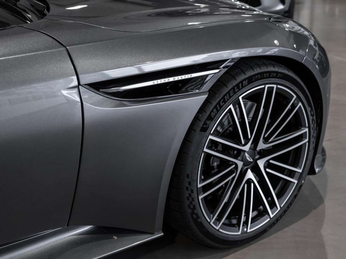Aston Martin DB12 Coupé AUT - 2025 - Joinsteer - #7
