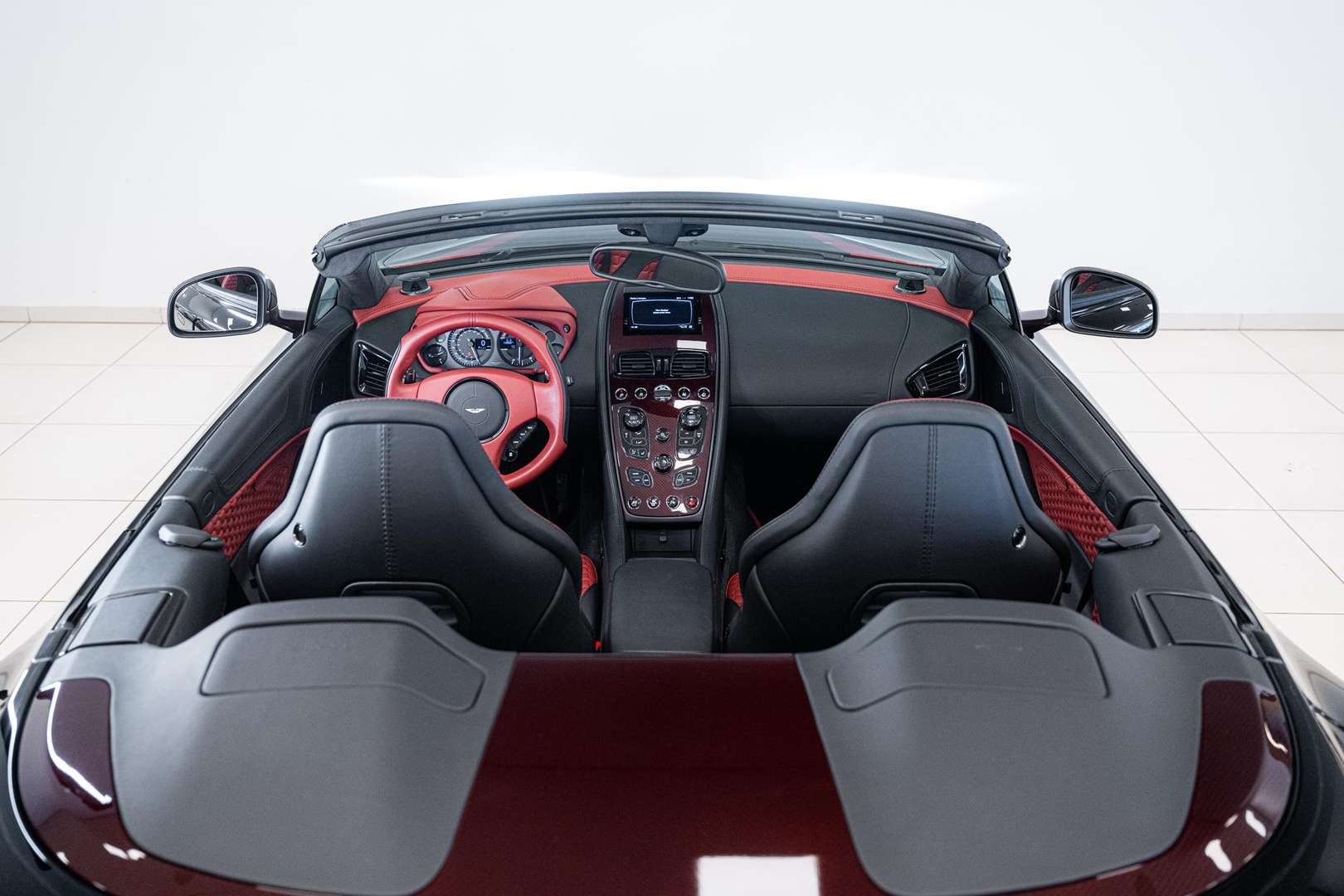 Aston Martin Vanquish Volante Non Identifiée - 2015 - Joinsteer - #46