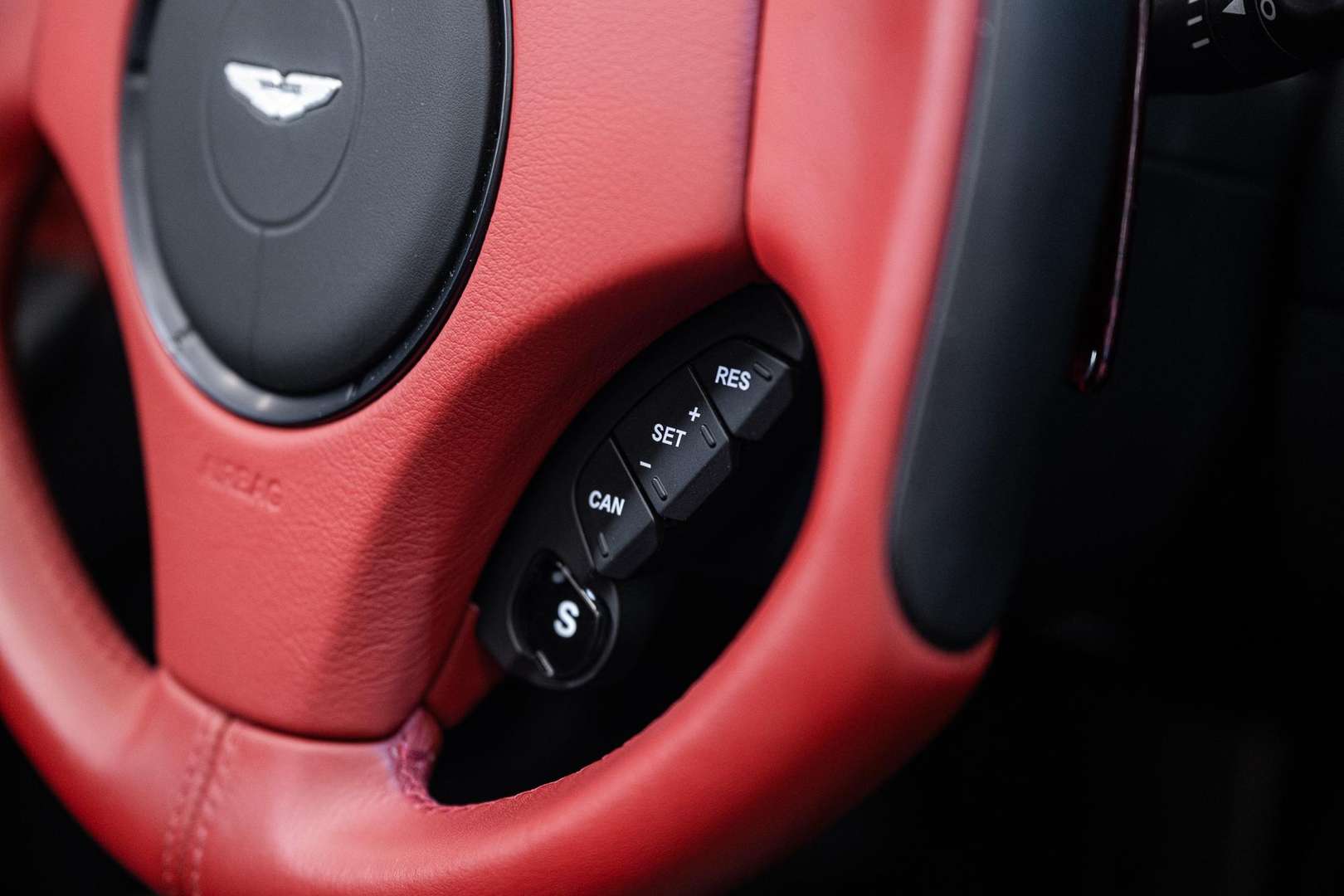 Aston Martin Vanquish Volante Non Identifiée - 2015 - Joinsteer - #50