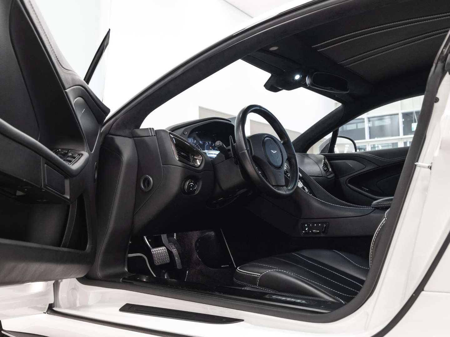 Aston Martin Vanquish Coupé Carbon White Edition - 2015 - Joinsteer - #4