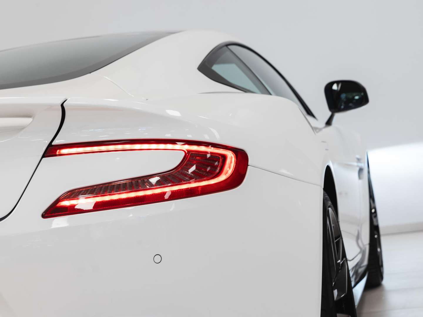 Aston Martin Vanquish Coupé Carbon White Edition - 2015 - Joinsteer - #16