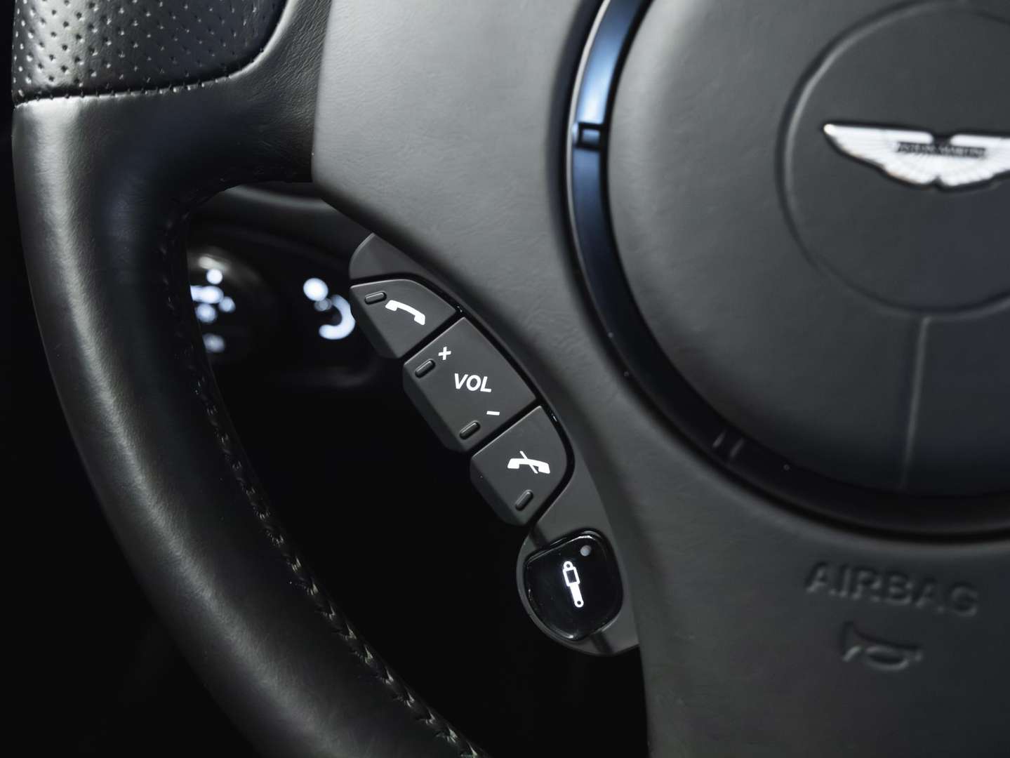 Aston Martin Vanquish Coupé Carbon White Edition - 2015 - Joinsteer - #41