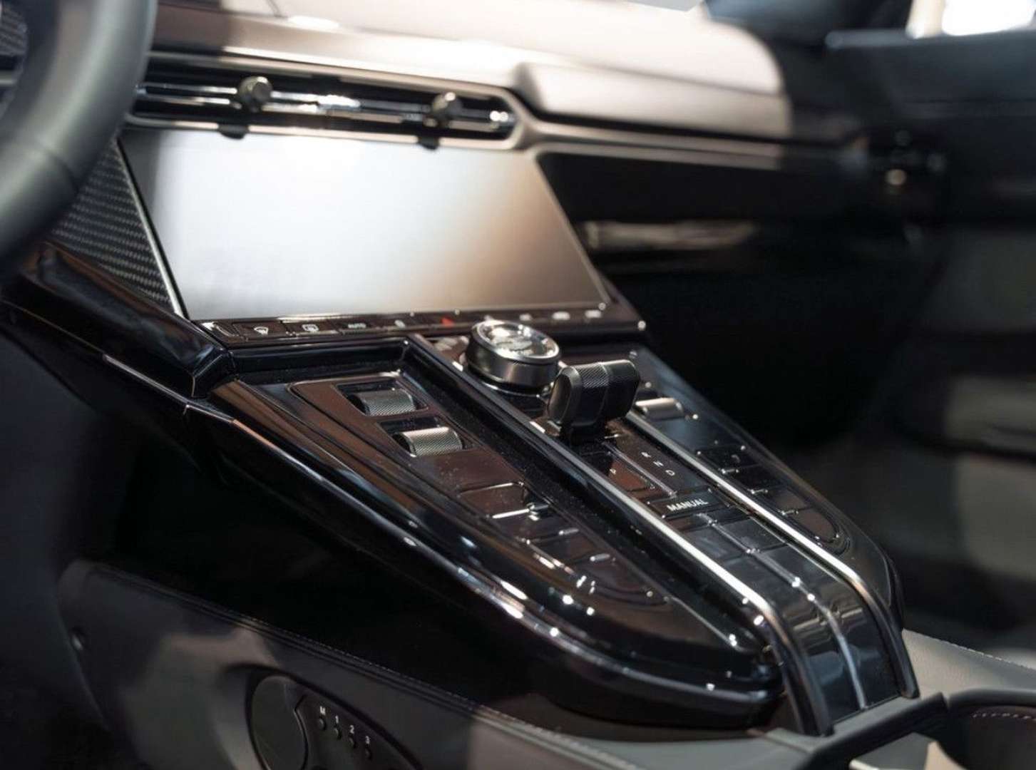 Aston Martin V8 Sièges Performance Carbone - 2025 - Joinsteer - #20