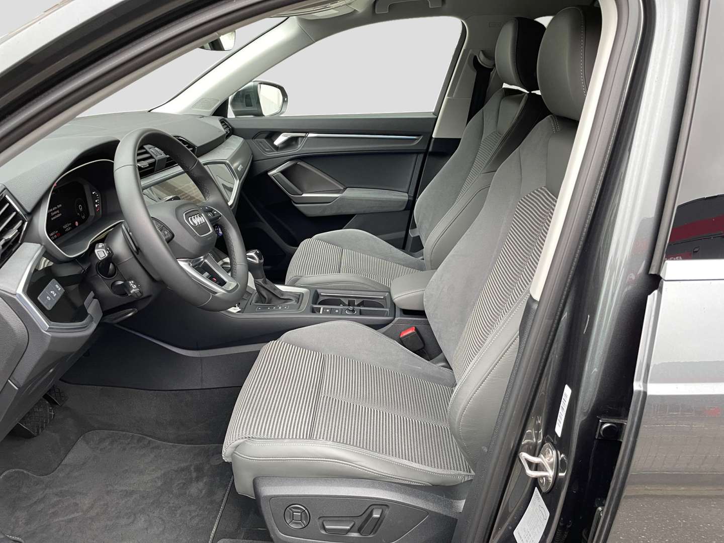 Audi Q3 S Line 35 TDI - 2025 - Joinsteer - #7