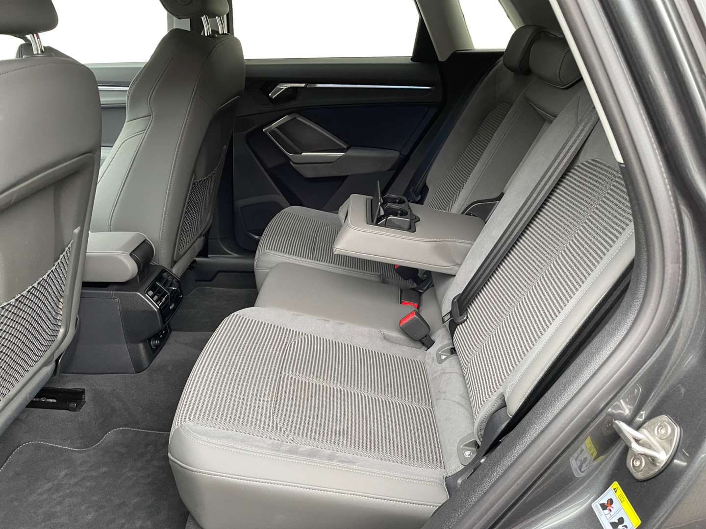 Audi Q3 S Line 35 TDI - 2025 - Joinsteer - #8