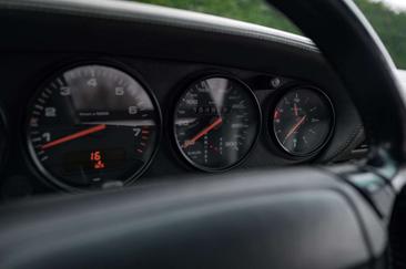Porsche 964 Carrera 2 — photo 13