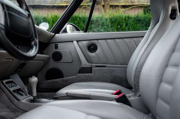 Porsche 964 Carrera 2 — photo 20