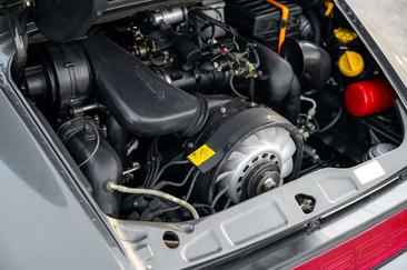 Porsche 964 Carrera 2 — photo 26