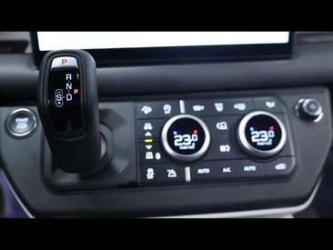 Land Rover Defender 110 D200 X-Dynamic SE AWD Auto — photo 17