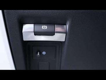 Land Rover Defender 110 D200 X-Dynamic SE AWD Auto — photo 26