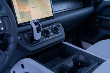Land Rover Defender 110 Octa Black AWD Aut. 4.4 V8 MHEV — photo 14