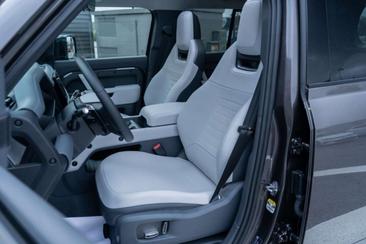 Land Rover Defender 110 Octa Black AWD Aut. 4.4 V8 MHEV — photo 18