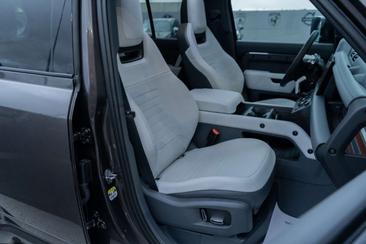 Land Rover Defender 110 Octa Black AWD Aut. 4.4 V8 MHEV — photo 22