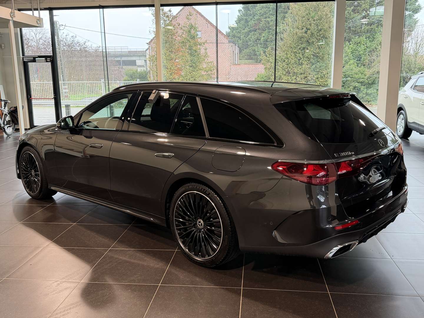 Mercedes Classe E Break 300 AMG Line - 2024 - Joinsteer - #4