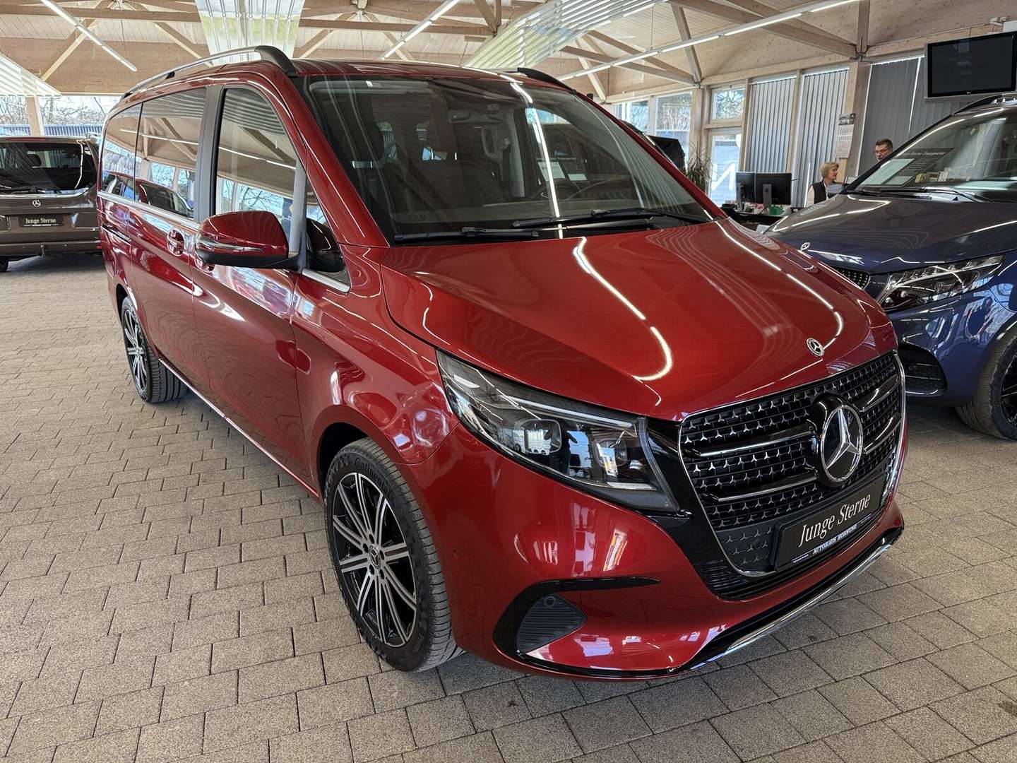 Mercedes V-Class AVANTGARDE 300 D 4MATIC - 2024 - Joinsteer - #1