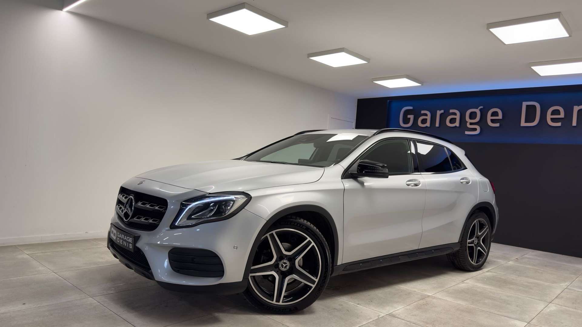 Mercedes GLA 180 PACK AMG - 2019 - Joinsteer