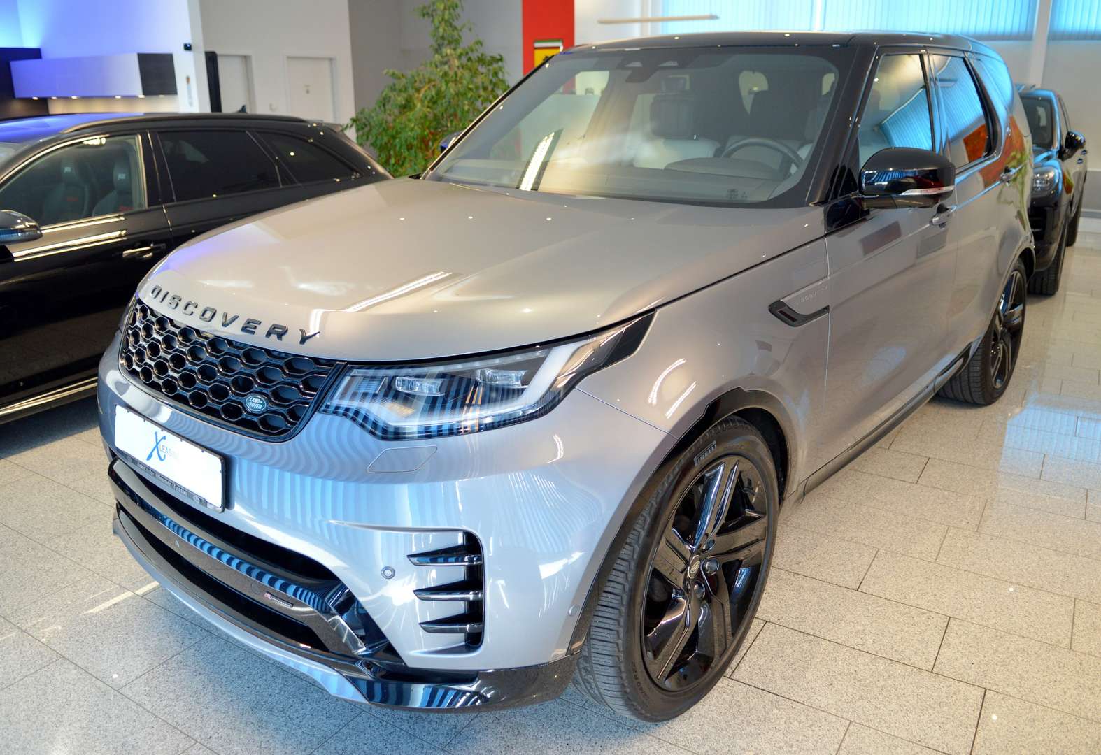 Land Rover Discovery R-Dynamic HSE D300 - 2022 - Joinsteer