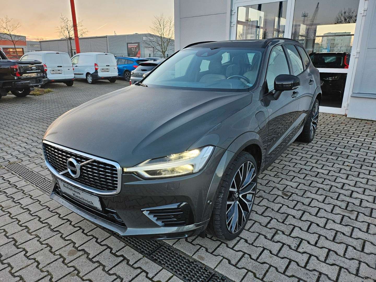 Volvo XC60 R Design Plug-In Hybrid AWD - 2020 - Joinsteer
