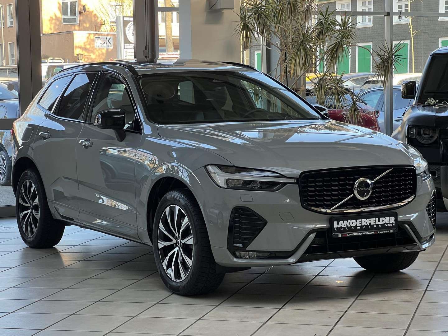 Volvo XC60 B4 AWD Plus Dark MHD - 2023 - Joinsteer - #1