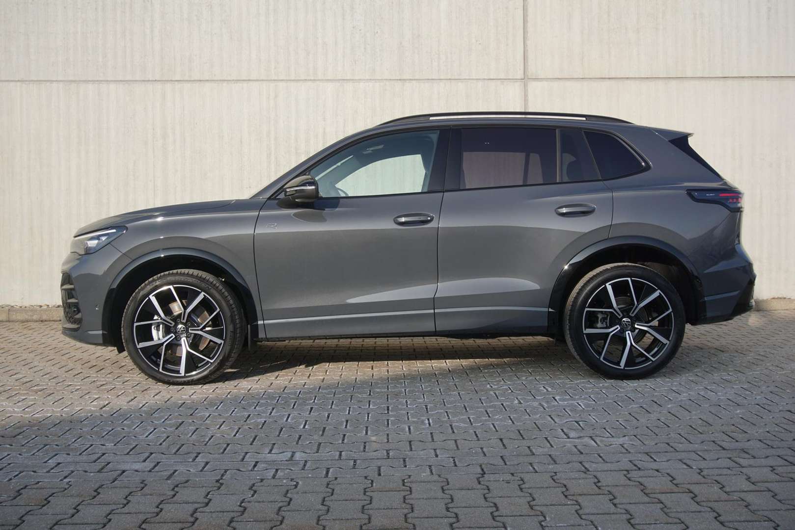 Volkswagen TIGUAN TDI 4Motion R-Line - 2025 - Joinsteer - #2