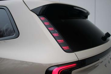 Volvo EX90 Twin Motor — photo 17