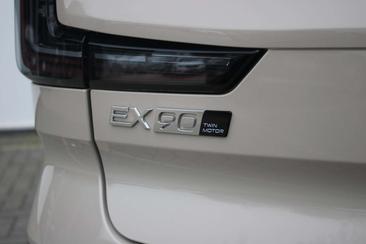 Volvo EX90 Twin Motor — photo 18
