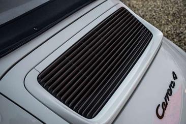Porsche 964 CARRERA 4 — photo 11