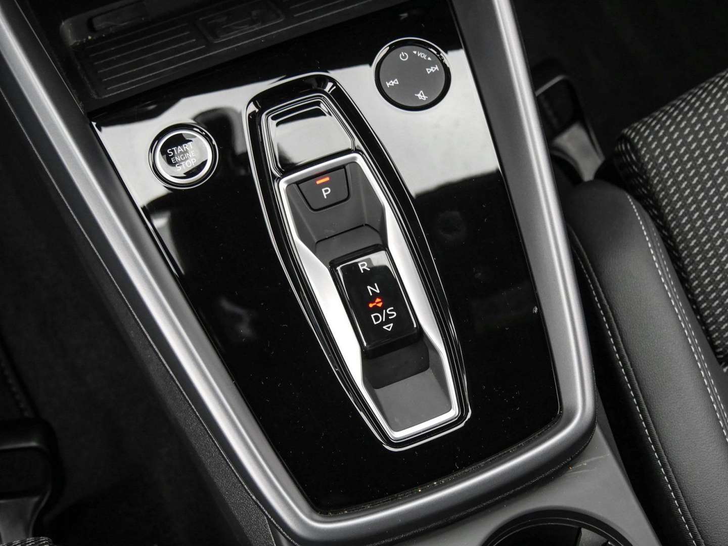 Audi A3 S Line 35 TDI - 2025 - Joinsteer - #9