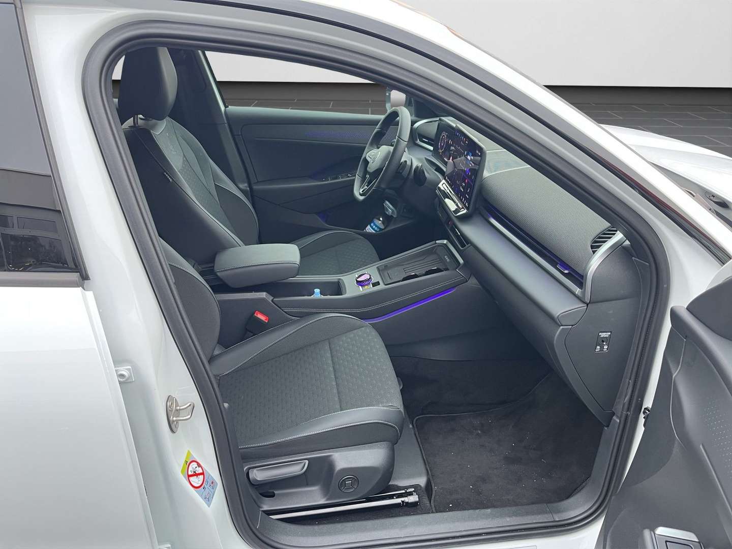 Volkswagen T-Roc R-Line - 2025 - Joinsteer - #4