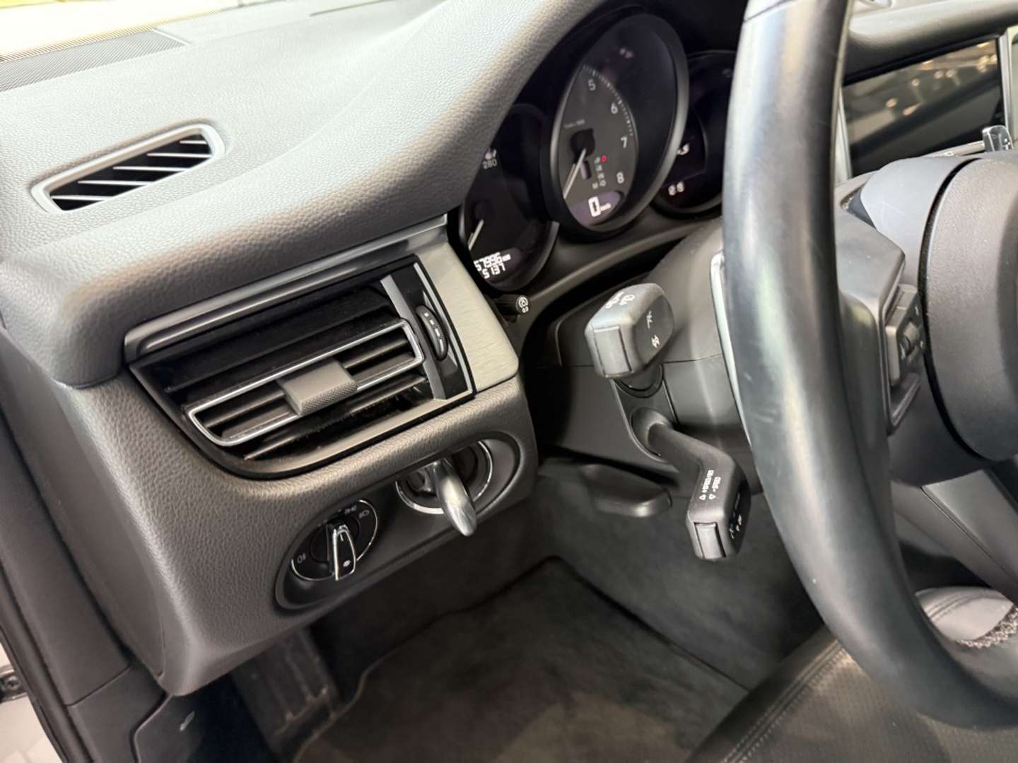 Porsche Macan I S - 2022 - Joinsteer - #22