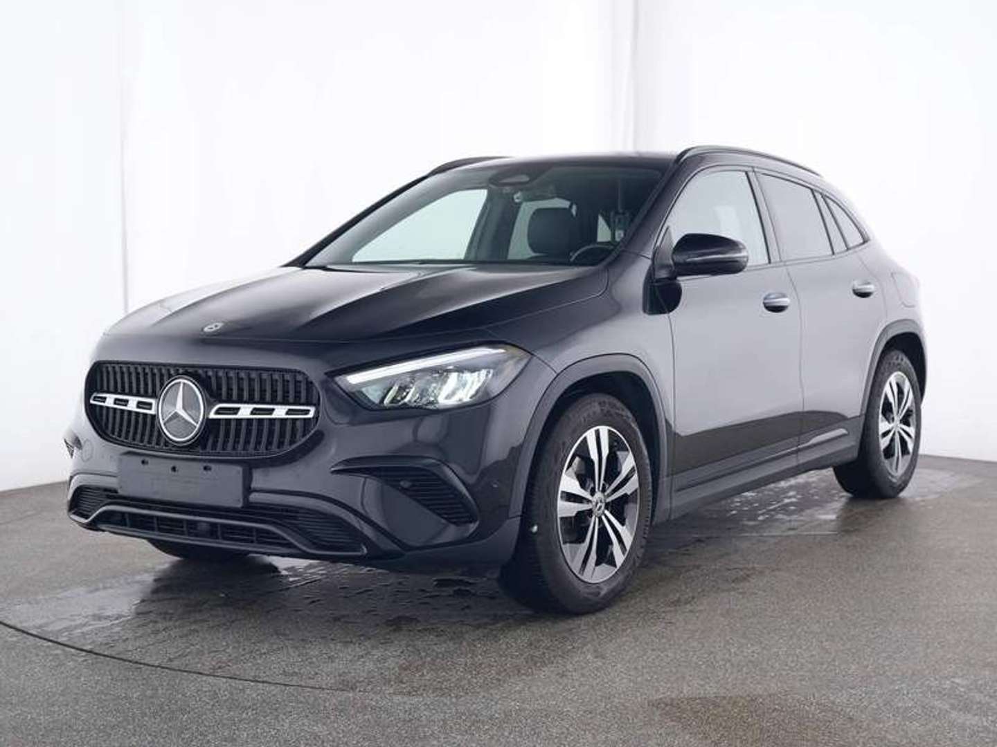 Mercedes GLA 180 Night - 2023 - Joinsteer - #1