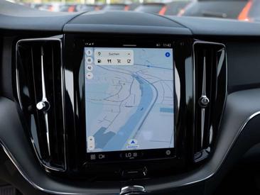 Volvo XC60 B4 Core — photo 7