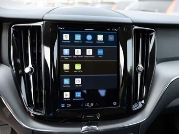 Volvo XC60 B4 Core — photo 8