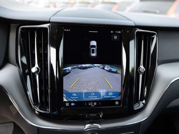 Volvo XC60 B4 Core — photo 9