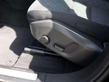 Volvo XC60 B4 Core — photo 15