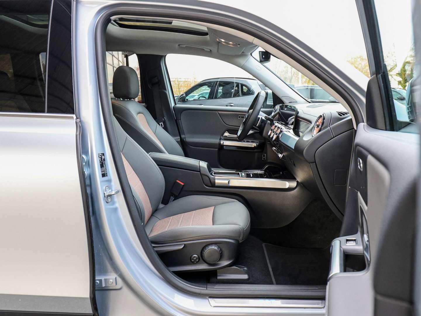 Mercedes EQB 350 Advanced - 2025 - Joinsteer - #2