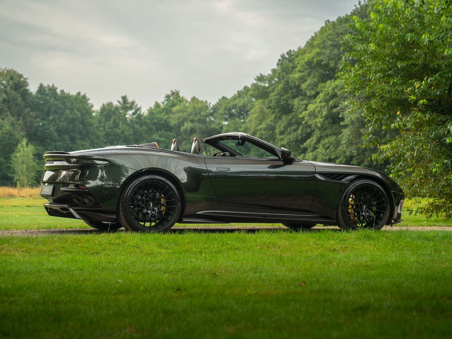 Aston Martin DBS Volante 770 Ultimate Carbon Pack - 2024 - Joinsteer - #3