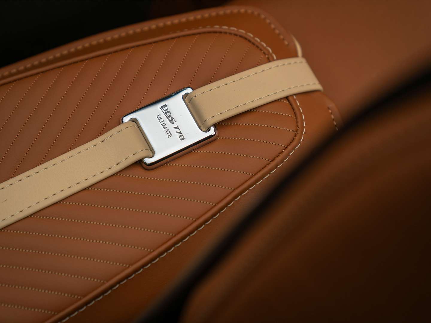 Aston Martin DBS Volante 770 Ultimate Carbon Pack - 2024 - Joinsteer - #10