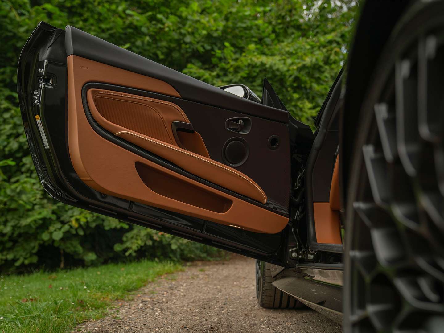 Aston Martin DBS Volante 770 Ultimate Carbon Pack - 2024 - Joinsteer - #37