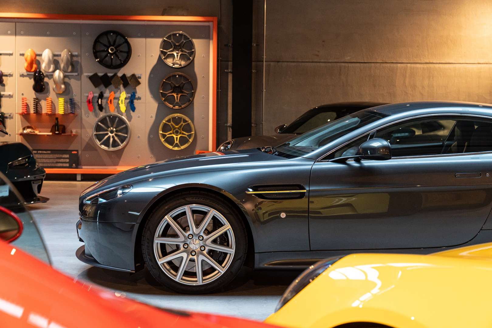 Aston Martin Vantage 4.7i Manual - 2013 - Joinsteer - #3