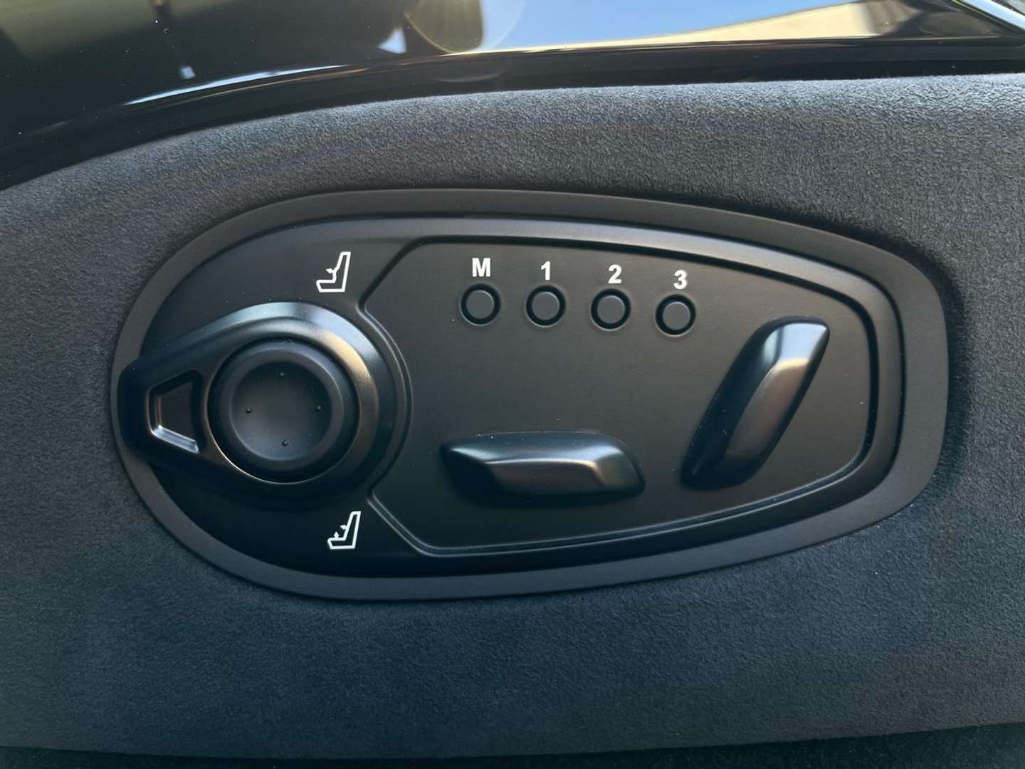 Aston Martin Vantage Roadster 4.0 V8 F1 Auto - 2023 - Joinsteer - #15