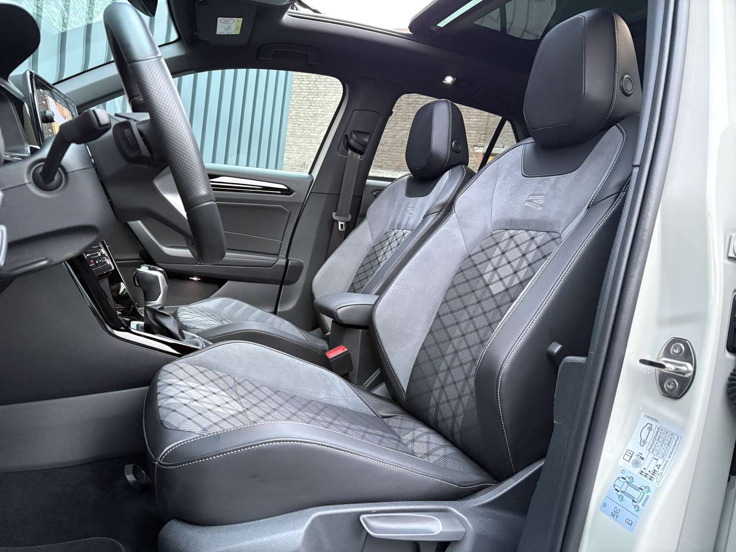 Volkswagen T-Roc R-Line - 2025 - Joinsteer - #5