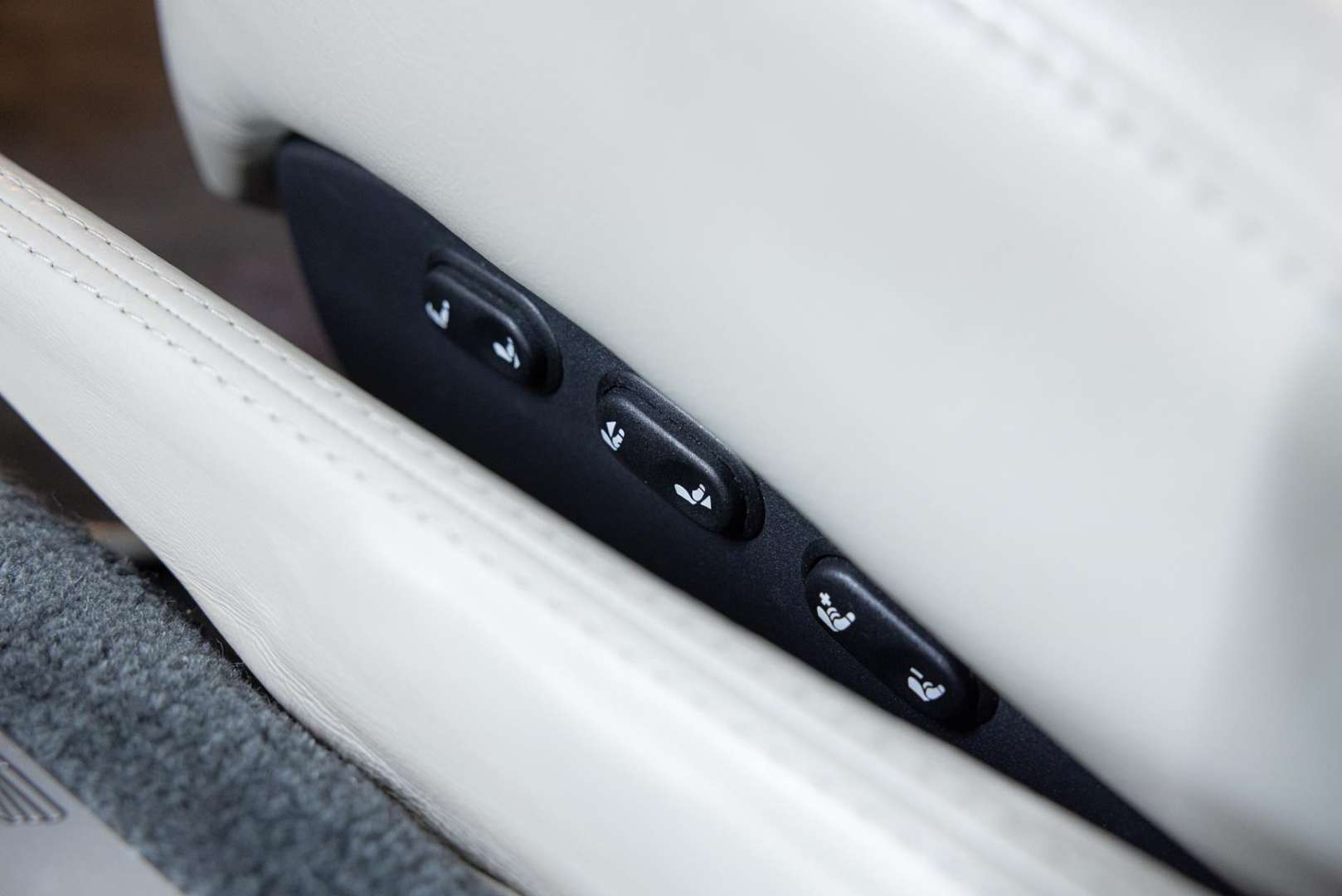 Aston Martin Vanquish V12 5.9 Manual - 2004 - Joinsteer - #9