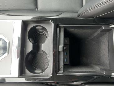 Land Rover Range Rover Evoque 1.5 P300e S 360 AHK — photo 17