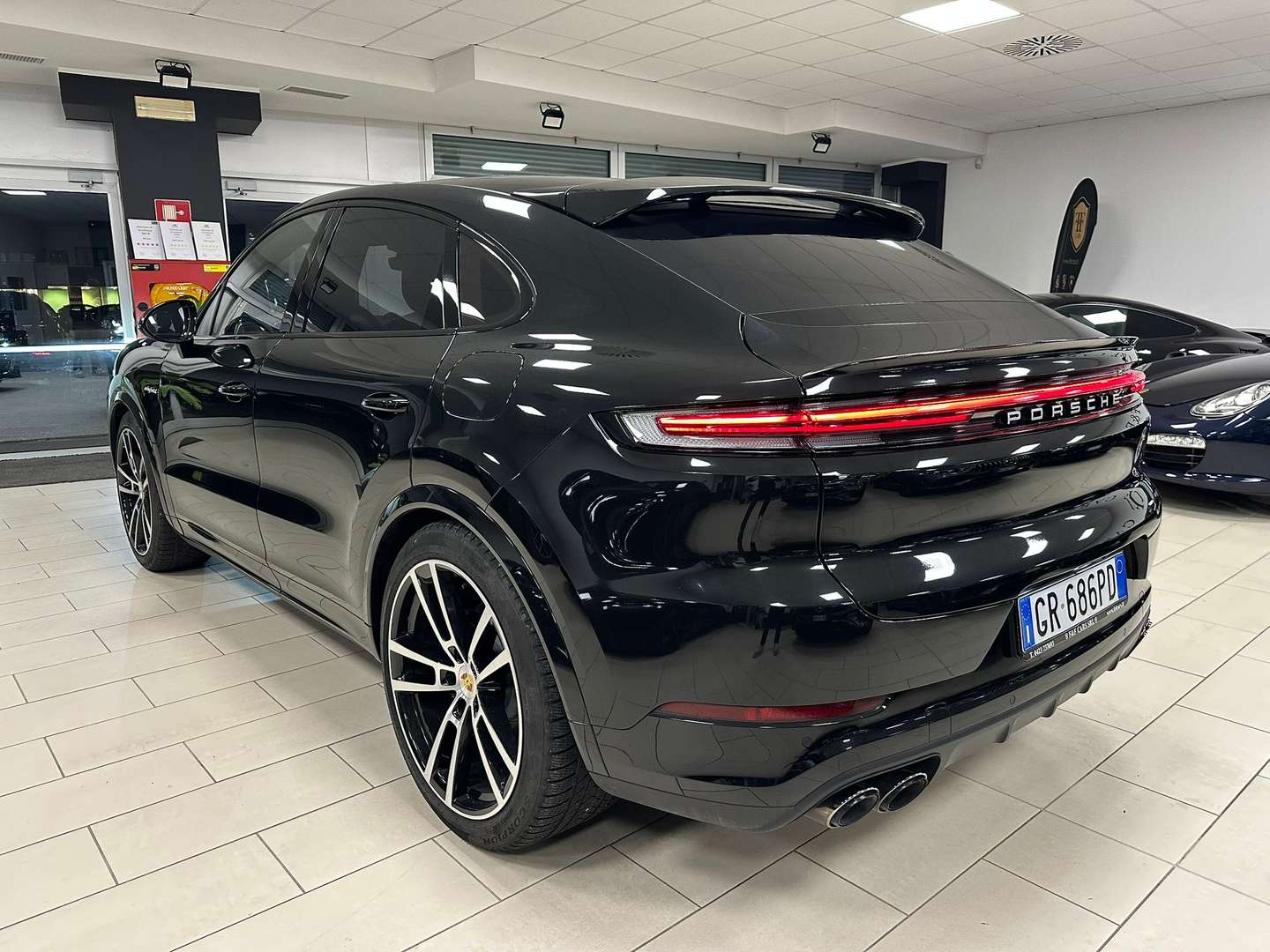 Porsche Cayenne Coupé E-Hybrid - 2024 - Joinsteer - #6